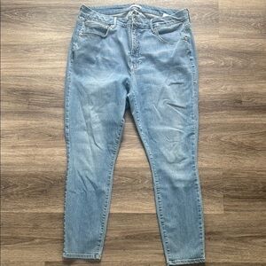 Good American Blue Skinny Jeans 18  with Light Wash Good Legs High Rise